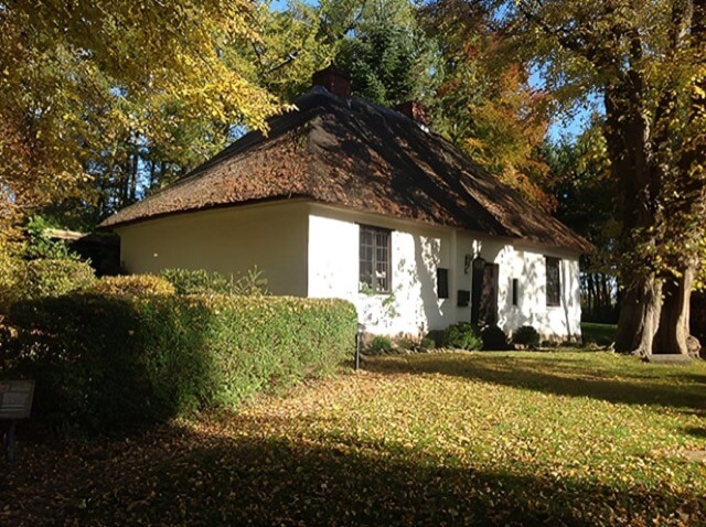 Menno Kate building